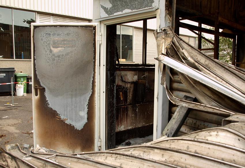 Feuer Halle Siegburg Gewerbegebiet Zange P198.JPG